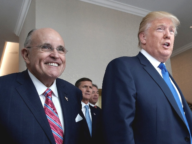 老友为特朗普与艳星封口费纠纷辩护 结果越帮