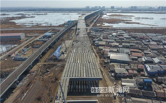 滨北线松花江公铁两用桥 引桥建设项目赶春复工