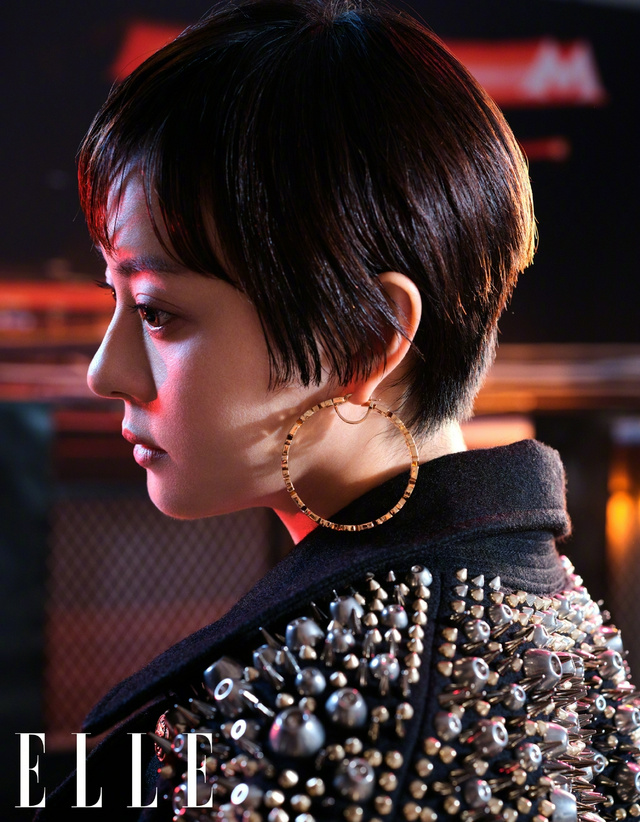 孙俪摩登酷飒大片释出 着黑色皮衣置身于斑斓夜色飒气十足 - 黑龙江网