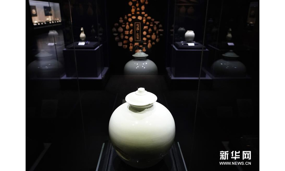 这是1月4日在“雪落长安——唐代的白瓷”展览上拍摄的展品。新华社记者 邵瑞 摄