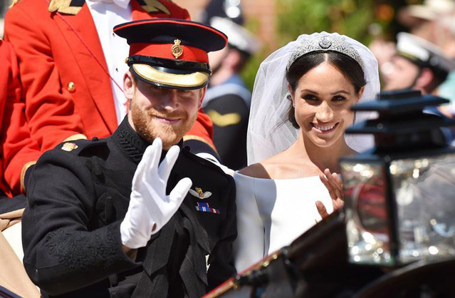 哈里王子大婚与小猪佩奇,英国借王室婚礼提高