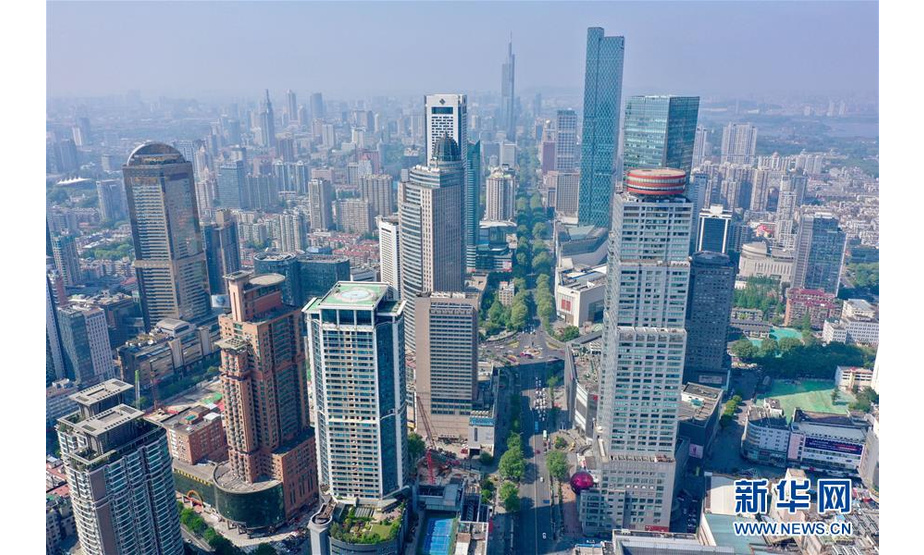 这是4月19日无人机拍摄的南京新街口。 新华社记者 李博 摄