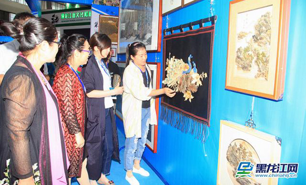 饶河县展品亮相第十四届黑龙江国际文化产业博览会