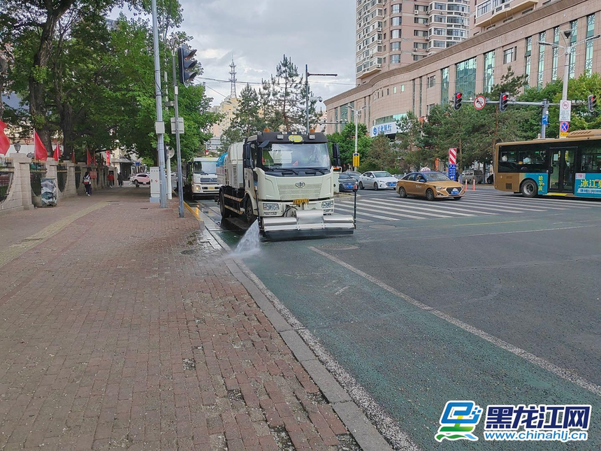 确保考场周边清爽洁净 哈尔滨市环卫部门启动高考环境卫生保障