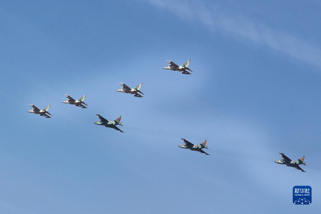 这是9月12日在白俄罗斯布列斯特州拍摄的俄白“西部-2021”联合战略演习现场。

　　俄罗斯与白俄罗斯武装力量“西部-2021”联合战略演习9日拉开帷幕，实兵演练于10日至16日在俄境内9个射击场、波罗的海水域以及白俄罗斯境内5个射击场举行。

　　新华社发（任科夫 摄）