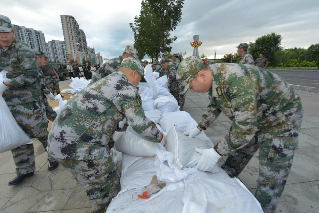牡丹江军分区官兵民兵奋战抗洪一线 - 黑龙江网