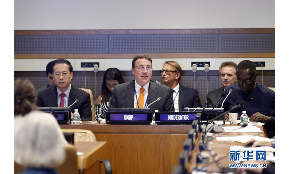 7月16日，在位于纽约的联合国总部，联合国开发计划署署长施泰纳（中）在“应对不平衡不充分发展，实现可持续发展目标”高级别会议上讲话。 新华社记者李木子摄