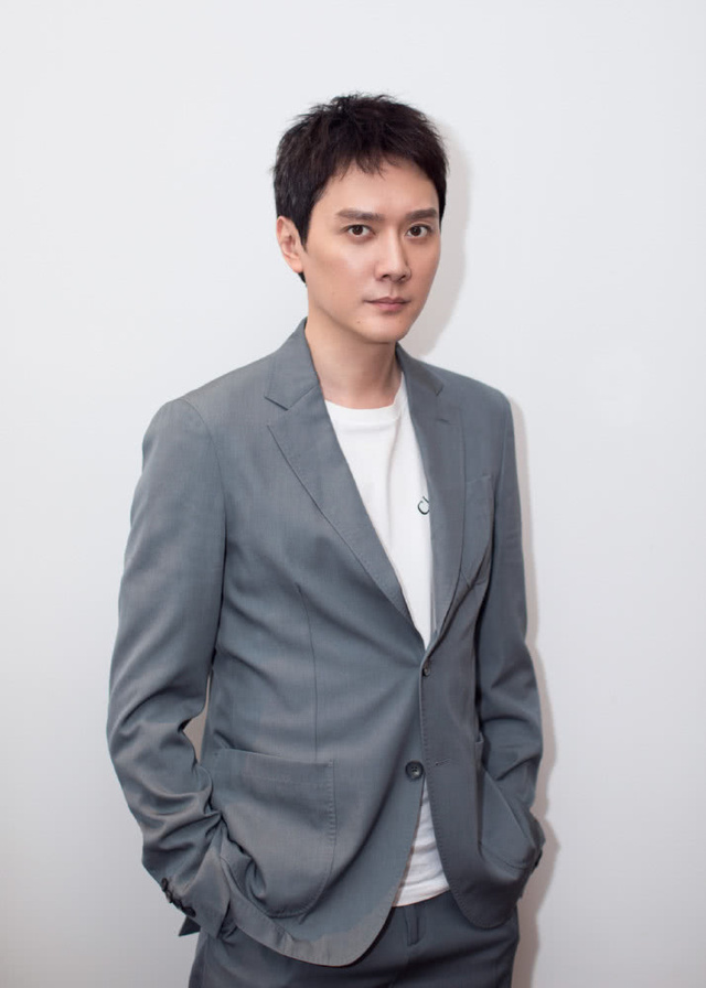 疑似此次出轨事件的女主通过微博发声了,声明中透露曾艺与冯绍峰除了