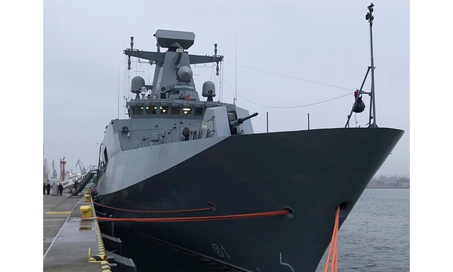 据波兰国防部发布的消息显示，当地时间11月28日，波兰海军在格丁尼亚军港举行了波兰海军最新一艘“Oclazak”级巡逻舰的服役仪式，这艘军舰建造历时18年。