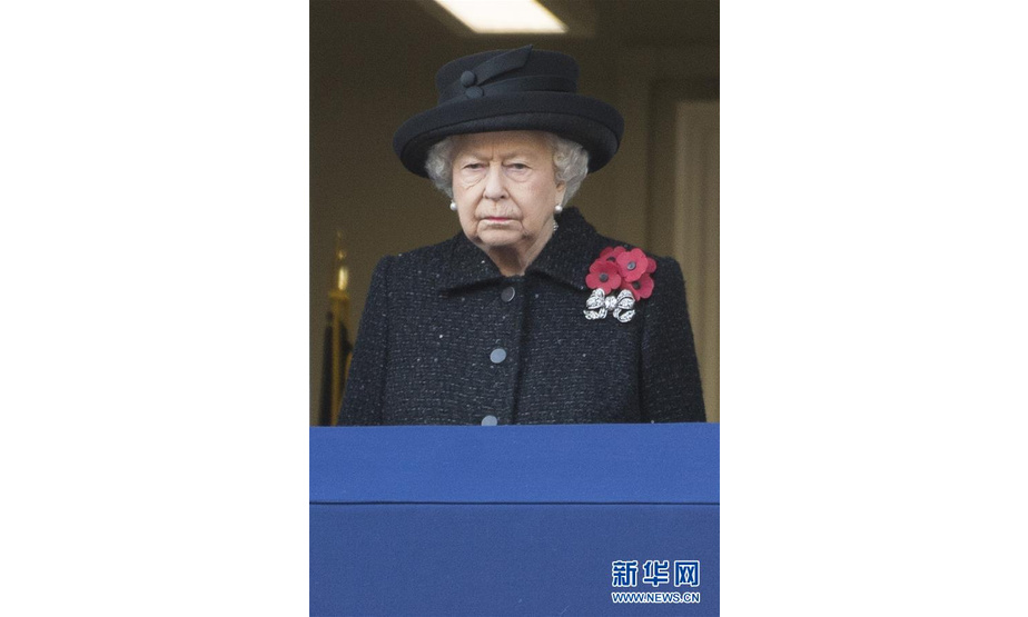 11月10日，在英国伦敦，英国女王伊丽莎白二世出席国家停战纪念日活动。

　　11月11日是英联邦国家停战纪念日，也称“阵亡将士纪念日”。

　　新华社发（雷伊·唐摄）