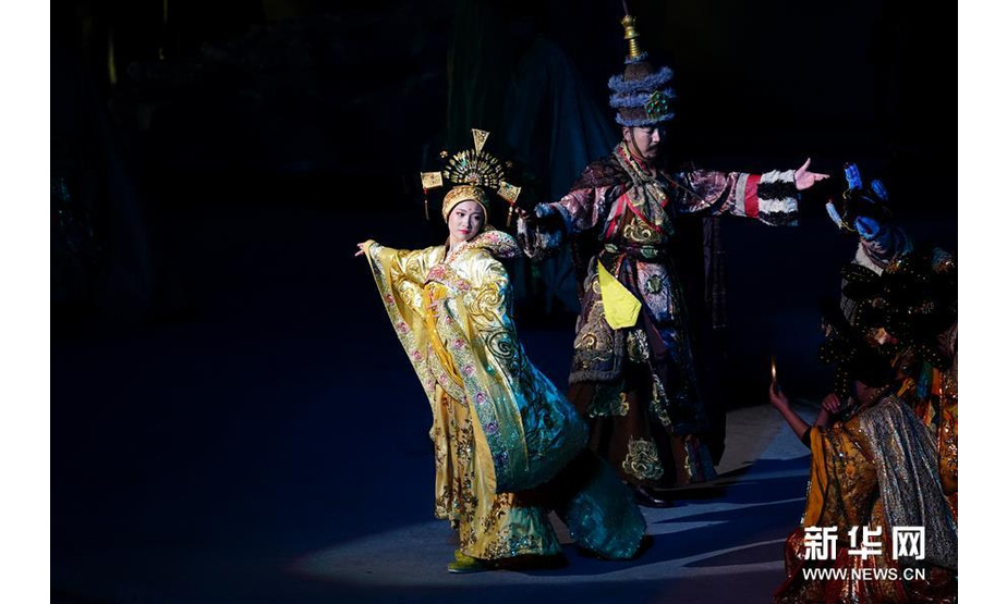 这是大型实景剧《文成公主》演出现场（6月1日摄）。新华社记者 詹彦 摄