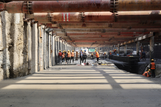 哈尔滨地铁3号线友谊宫站基坑土方开挖全部完成