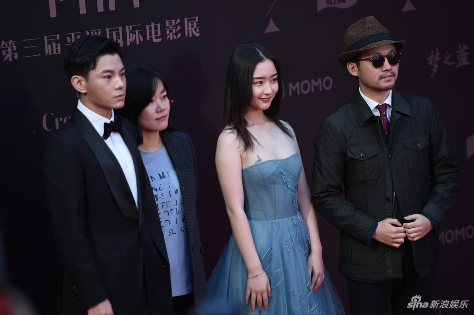 新浪娱乐讯 10月10日晚，第三届平遥国际电影展在山西平遥开幕，谢飞、管虎、陈冲、赵涛、张译、三吉彩花、邓恩熙，以及电影展创始人贾樟柯、艺术总监马可·穆勒等将亮相。（王远宏/摄影）