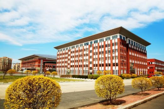 哈尔滨剑桥学院:春日景如画 青春犹待发 - 黑龙江网