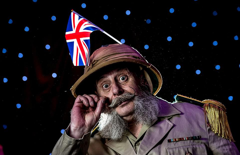 环球网综合报道 据英国《每日邮报》4月22日报道，近日，英国萨默赛特郡举办了第五届怪异胡子比拼赛，各地参赛者纷纷前往参加，其中最远的来自美国新泽西州。Wessex Beardsmen俱乐部欢迎参赛者秀出自己形状各异的胡须以获得奖项。