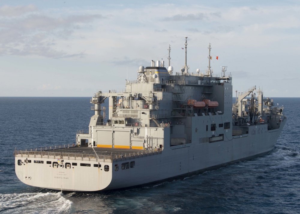 近日，美国海军“巴丹”号两栖攻击舰 “纽约”号两栖船坞运输舰以及“橡树山”号船坞登陆舰在大西洋海域进行了“水面战高级战术训练”。