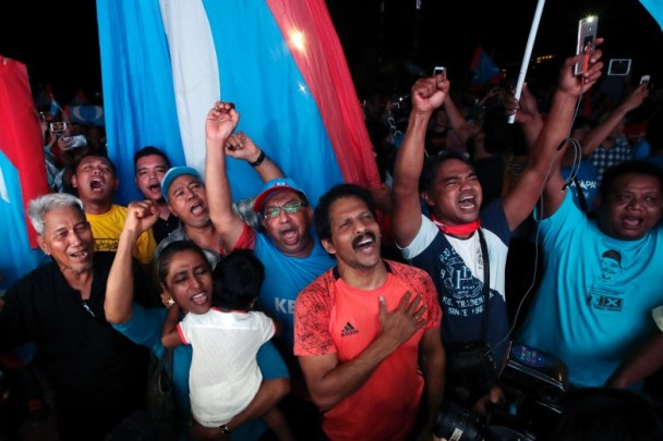 马来西亚大选结果出炉:92岁前首相再登大位