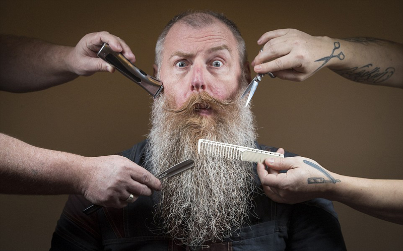 除此之外，这场“胡子庆典”还筹集了慈善资金，目的是唤起男士们加强预防前列腺癌的意识。