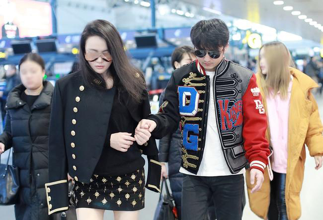 邹市明透露眼部伤情:已有好转 周一拿检查报告