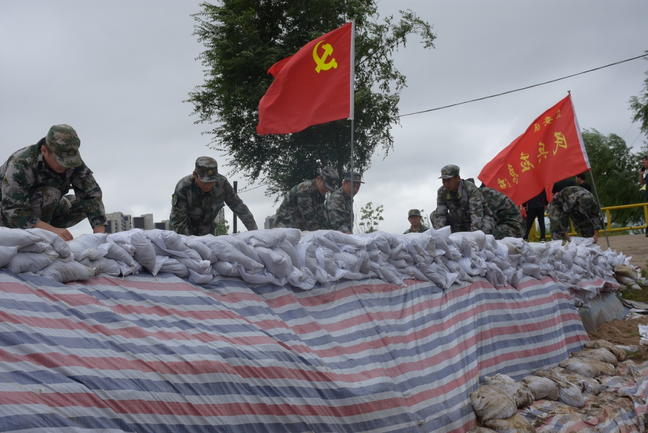 牡丹江军分区官兵民兵奋战抗洪一线 - 黑龙江网