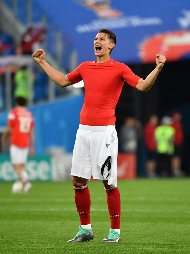 世界杯足球赛A组:俄罗斯队取得两连胜