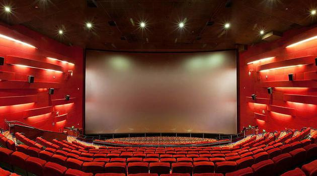 内地逾两千家影院倒闭 资深电影人:之后