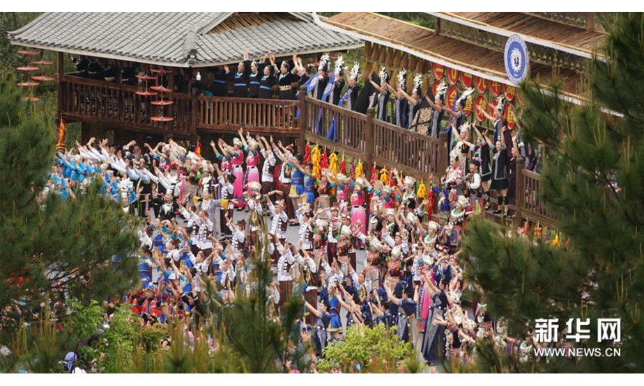 这是4月18日拍摄的中国侗族大戊梁歌会现场。 新华社发（吴三东 摄）