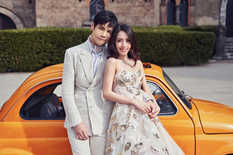 新浪娱乐讯 12日，郭碧婷向佐在微博晒出婚纱照，并配文：“往后余生只有你”，向佐则回应道“往后余生只要你”。照片中，向佐郭碧婷甜蜜依偎，十分幸福。