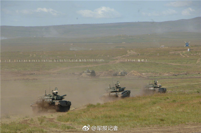 东方-2018战略演习中俄联合战役演练正式展