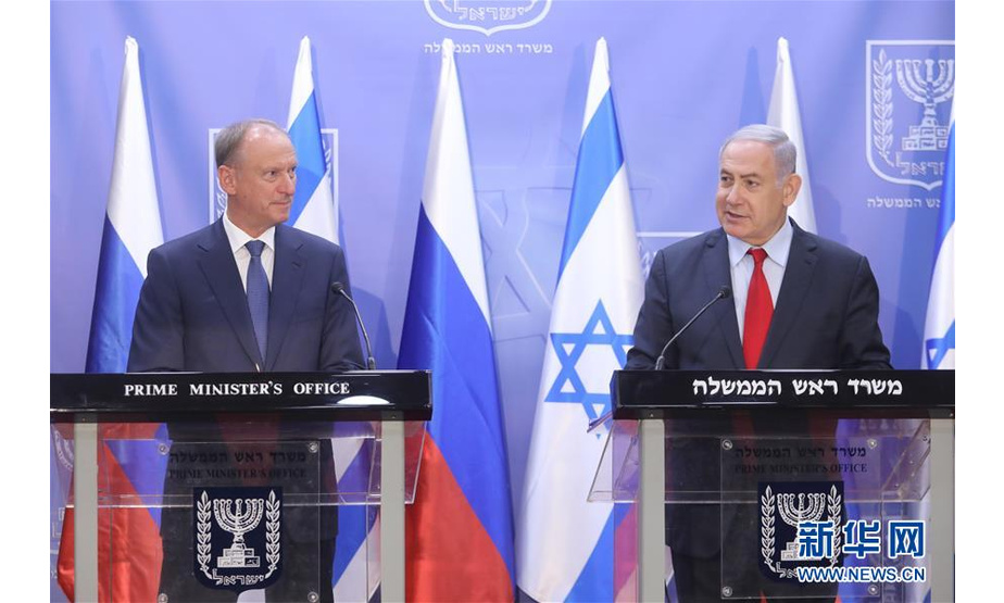 6月24日，在耶路撒冷以色列总理办公室，以色列总理内塔尼亚胡（右）和俄罗斯联邦安全会议秘书帕特鲁舍夫发表声明。 以色列、美国和俄罗斯三国负责国家安全的官员24日开始在耶路撒冷就叙利亚问题举行三方会议。以色列媒体此前报道称，会议将持续至26日，主要讨论伊朗在叙利亚的军事存在问题。 新华社/基尼图片社